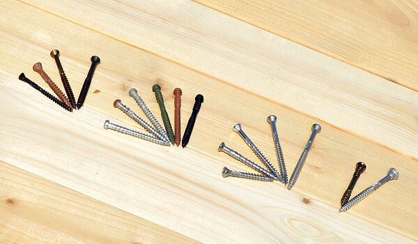 Use high-quality screws for a great terrace or facade